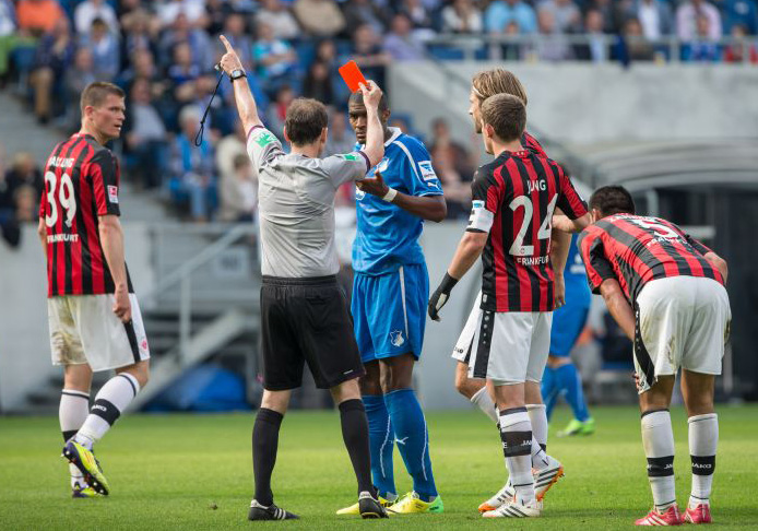 Rot für Anthony Modeste nach seiner Tätlichkeit gegen Frankfurt