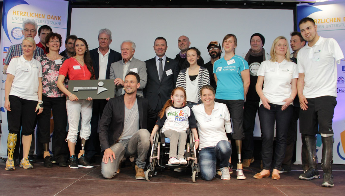 Gruppenfoto mit allen beteiligten Akteuren