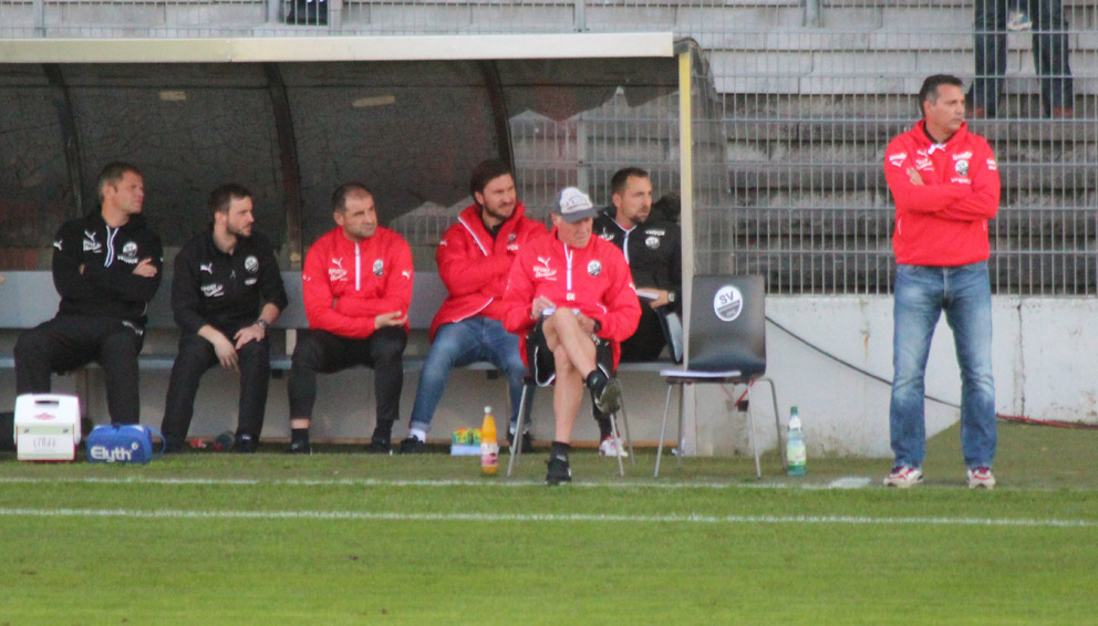 Sorgenvoller Blick bei SVS-Coach Alois Schwartz