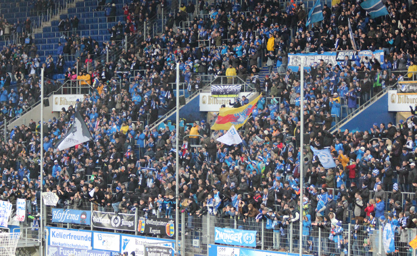 Stimmungsvolle Hoffenheimer Südkurve