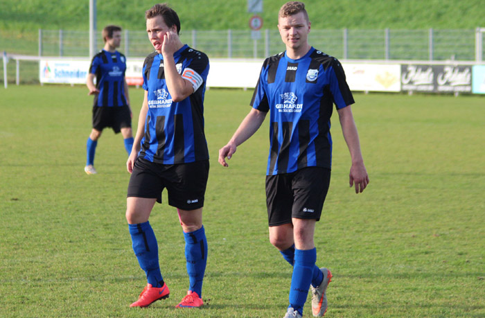 Matchwinner Emmanuel Häde (re.) und Rico Unser in Siegerlaune
