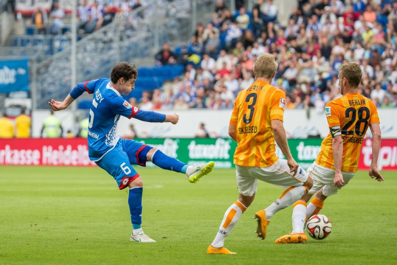 Rudy (li.) muss aufgrund einer Gelbsperre gegen die Hertha pausieren