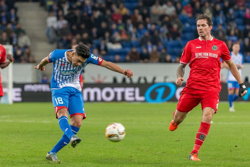 Nadiem Amiri (li.) im letzten Spiel gegen Hannover 96 beim Torschuss