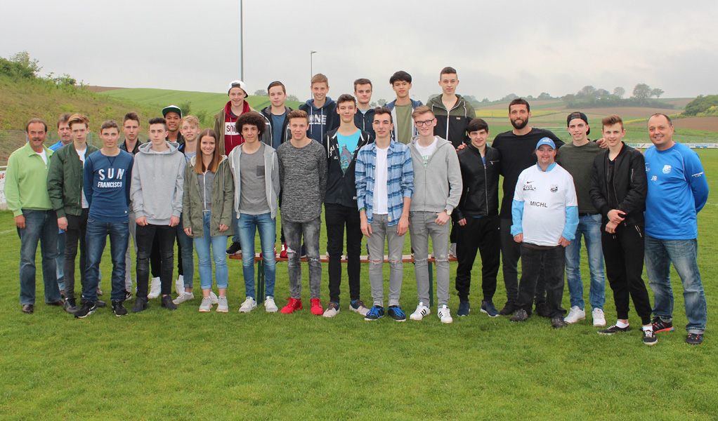 Kevin Kuranyi und Joelington mit den A- und B-Jugendlichen des SV Rohrbach/S.