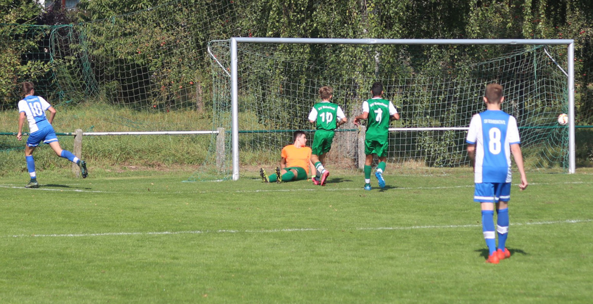 Josha Rupp erzielt das 1:0