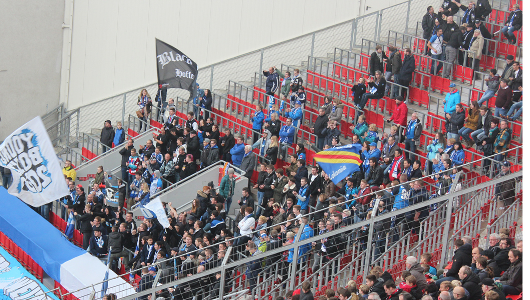 Gute Stimmung im 1899-Fanblock