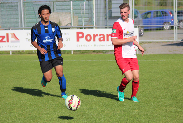 Bruno Martins De Sousa Silva (li.) brachte den SV Rohrbach in Dühren in Führung