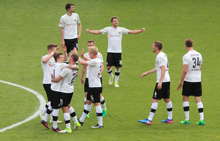 Bei Union Berlin wollen die Sandhäuser wichtige Punkte in Richtung Klassenerhalt feiern