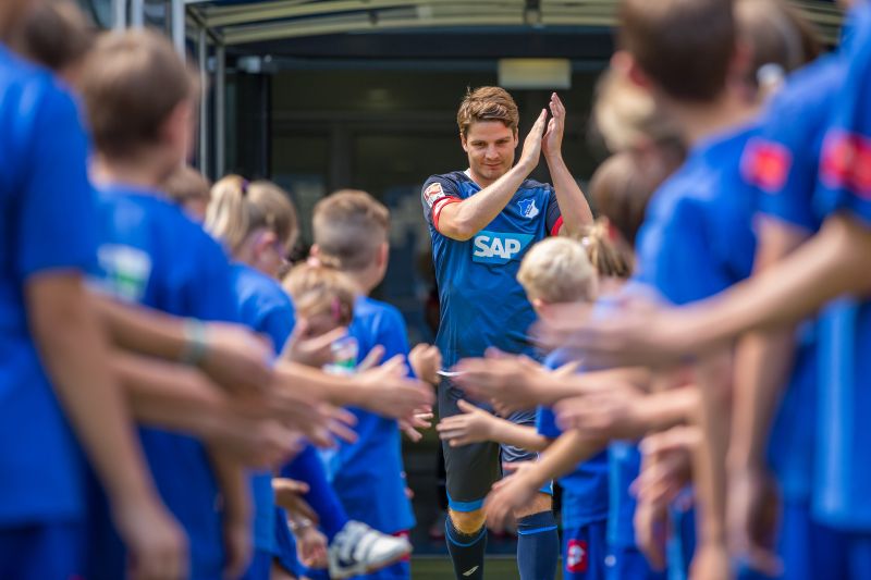 Der Schweizer Pirmin Schwegler nimmt in Hoffenheim Abschied