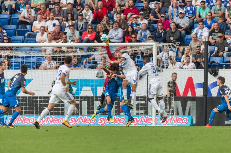 Besonders auf die Lufthoheit wird es ankommen, wenn Schalkes Naldo sich im gegnerischen Strafraum aufhält