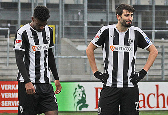 Enttäuschende Gesichter beim SV Sandhausen nach der 2:3-Heimniederlage gegen Bochum