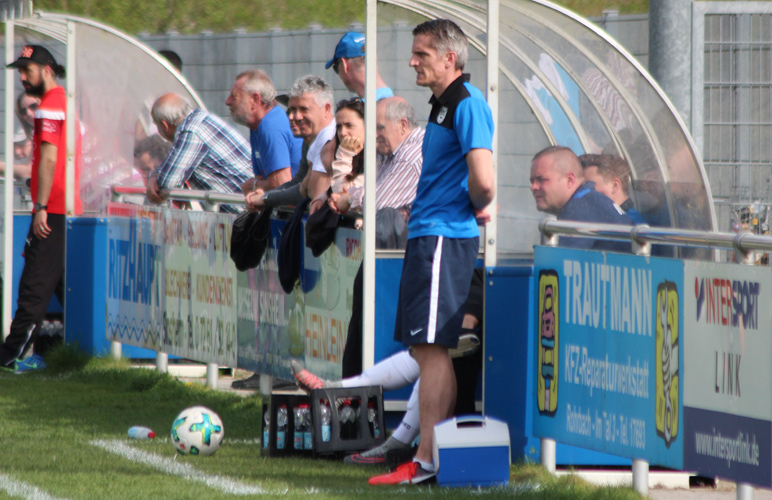 Ein nachdenklicher SV-Coach Joachim Heger