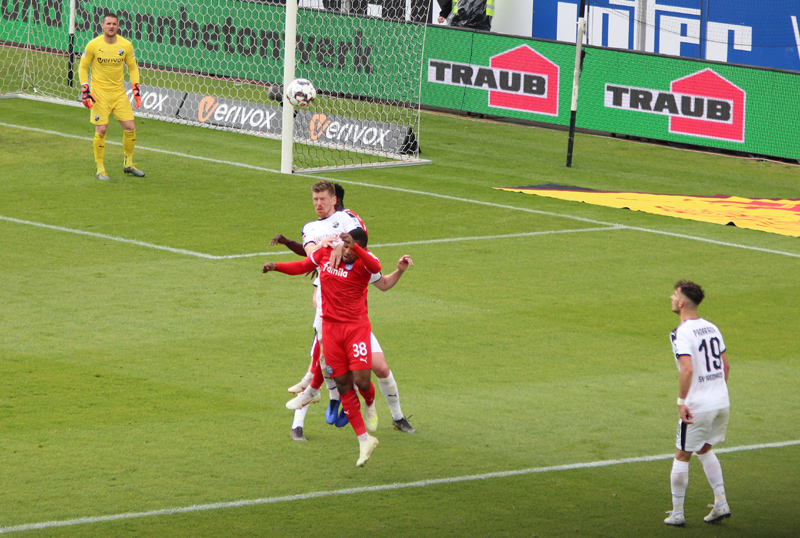 Kopfballduell