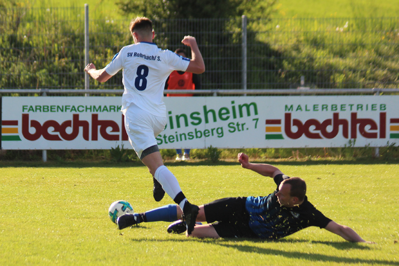Reißfelder enteilt seinem Gegenspieler