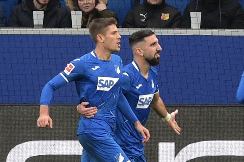 Doppeltorschütze Dabbur (re.) und Kramaric feiern den Auswärtssieg in Augsburg