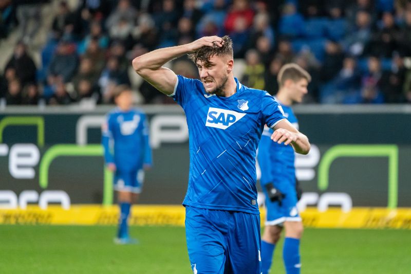 Die Geste von Ermin Bicakcic kann unterschiedlich bewertet werden. Auch für den Innenverteidiger ist klar, dass es für eine Europa League-Qualifikation noch ganz eng werden kann.