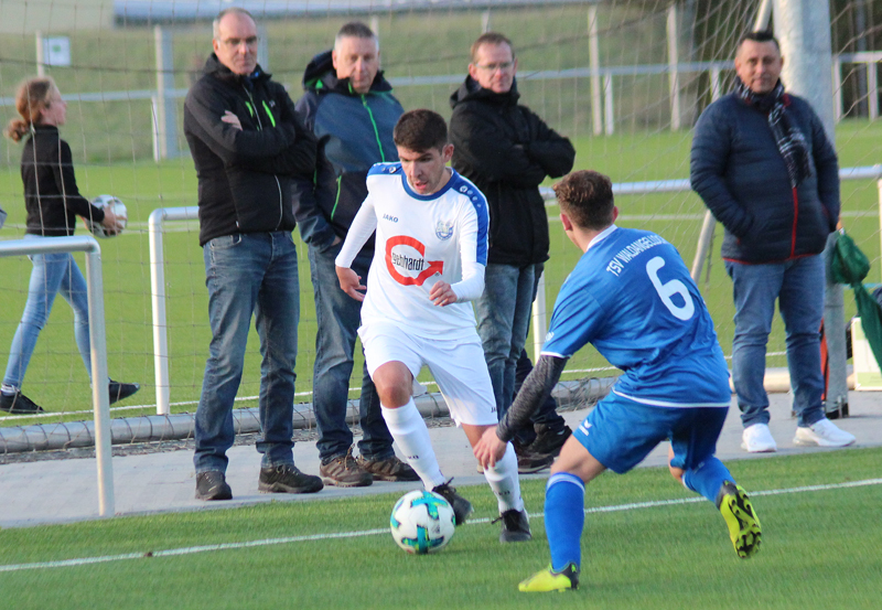 Steffen Baumgartner (li.) im Eins gegen Eins