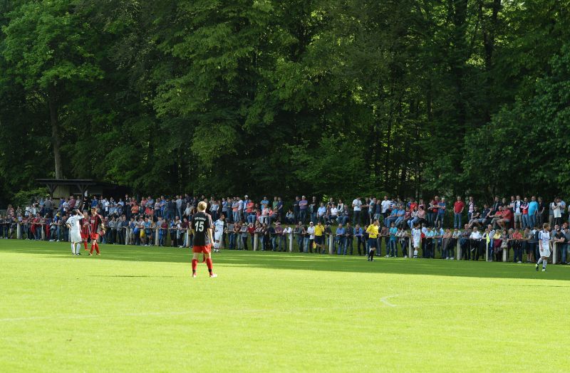 Masken- und 3G-Nachweispflicht besteht nicht, wenn weniger als 5.000 Personen vor Ort sind