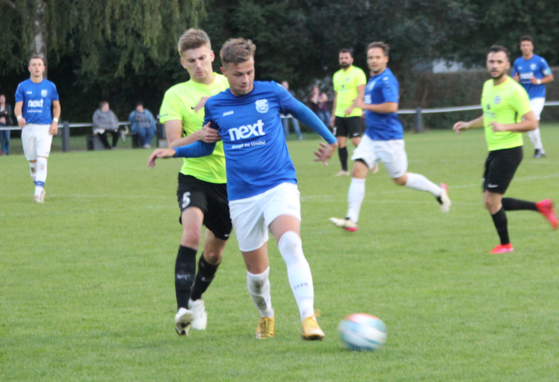 Joscha Rupp am Ball