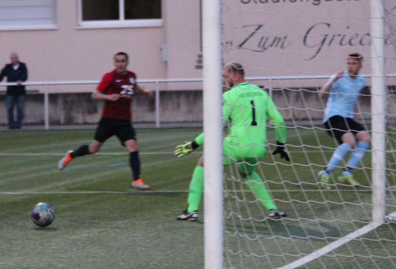 Vorlage von Vogt (re.) zum 1:0