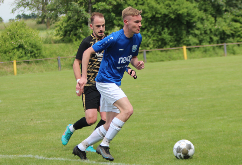 Luca Romig am Ball