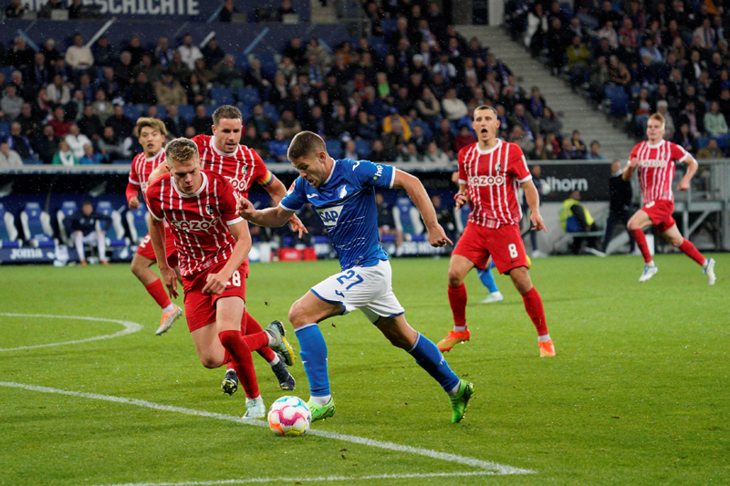 Kramaric im Duell mit Ginter